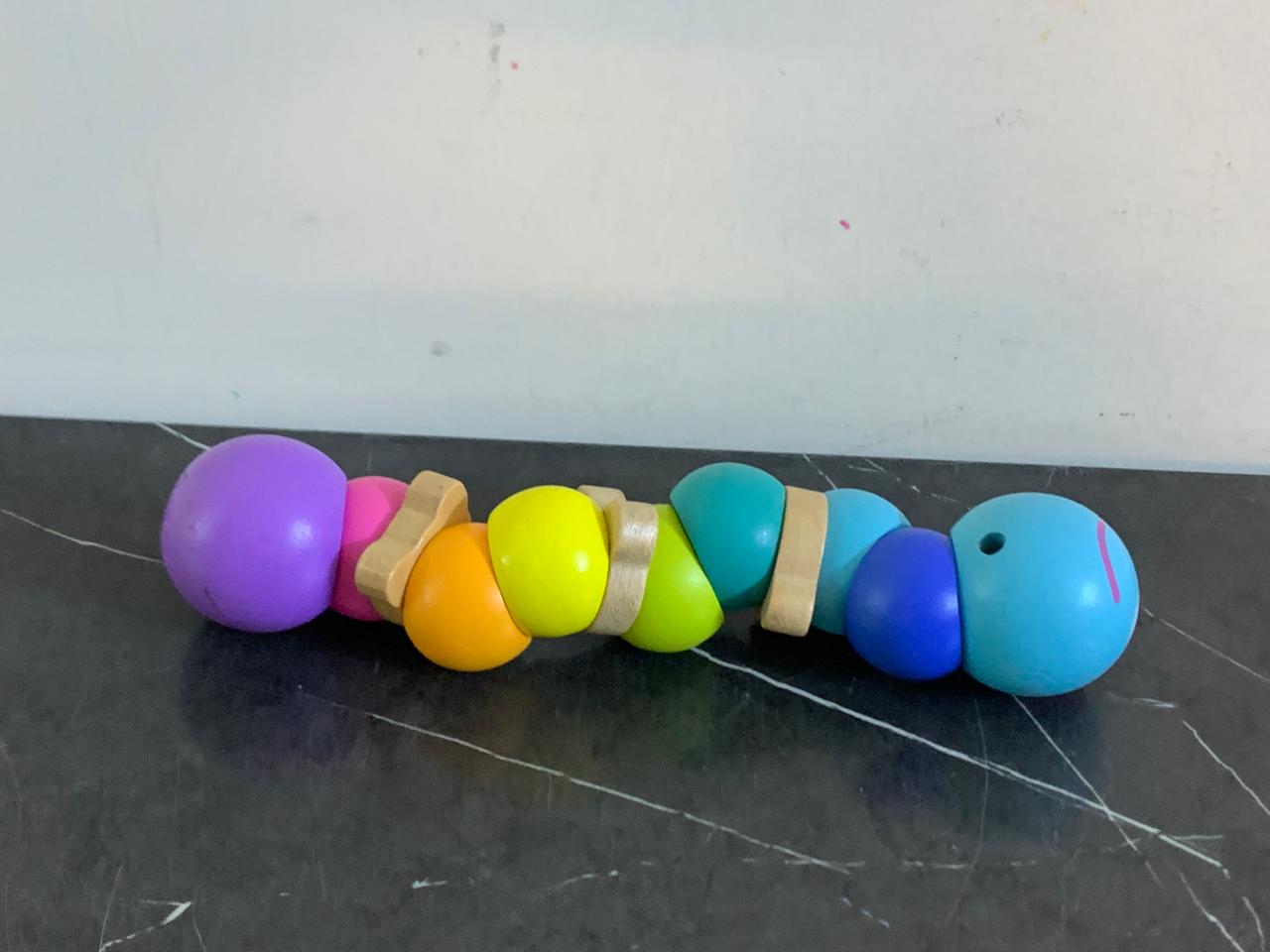 Boikido Wooden Twist Caterpillar. SKU:BXL-031