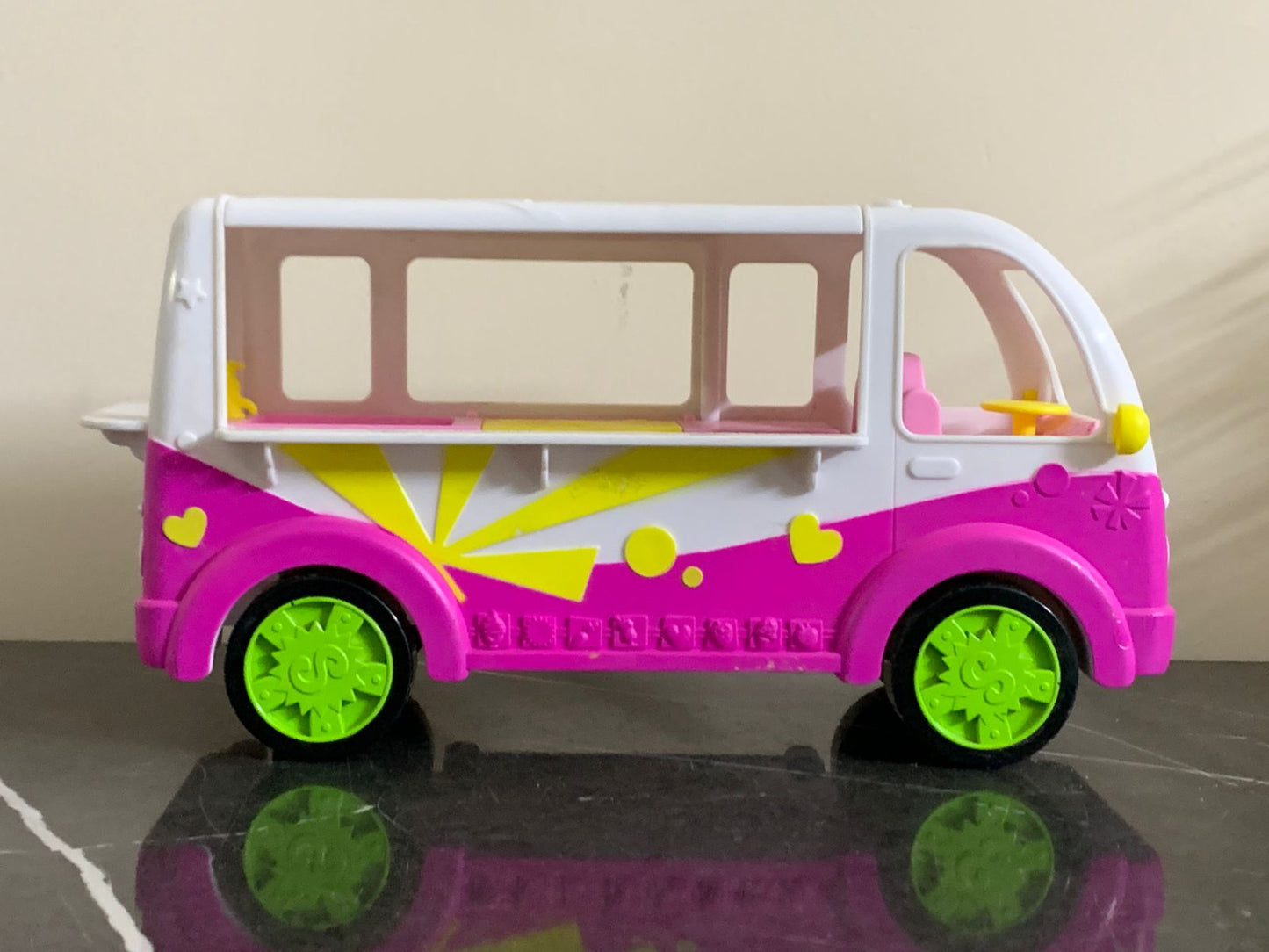 Shopkins Season 3 Scoops Ice Cream Truck. SKU:BXL-027