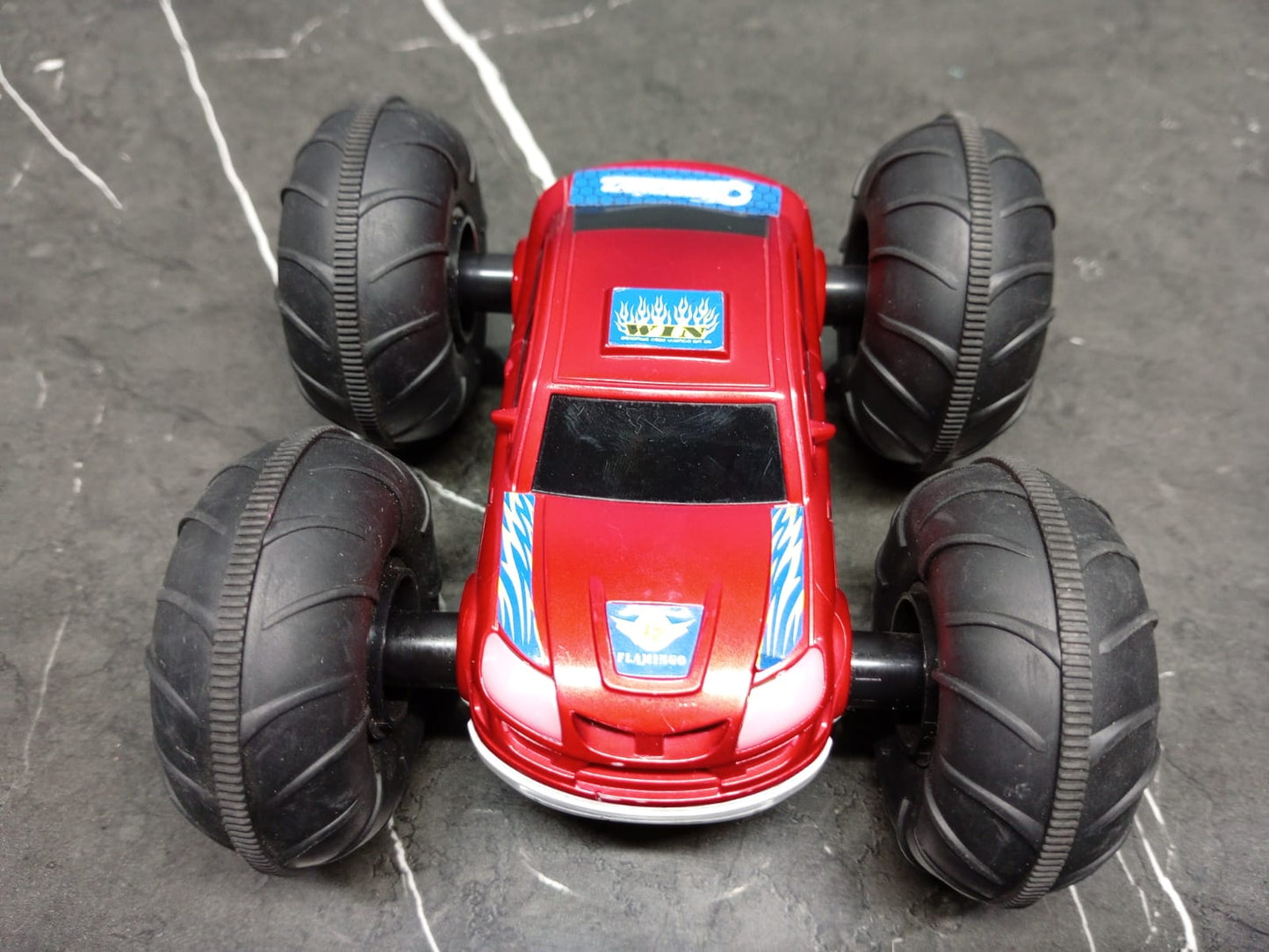 Red/white both sissd Stunt Car with Large Wheels