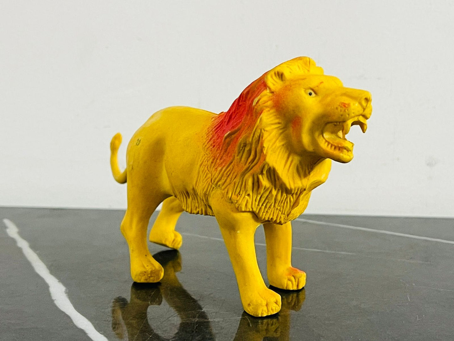Plastic Lion Toy Figure.  SKU:BXL-033