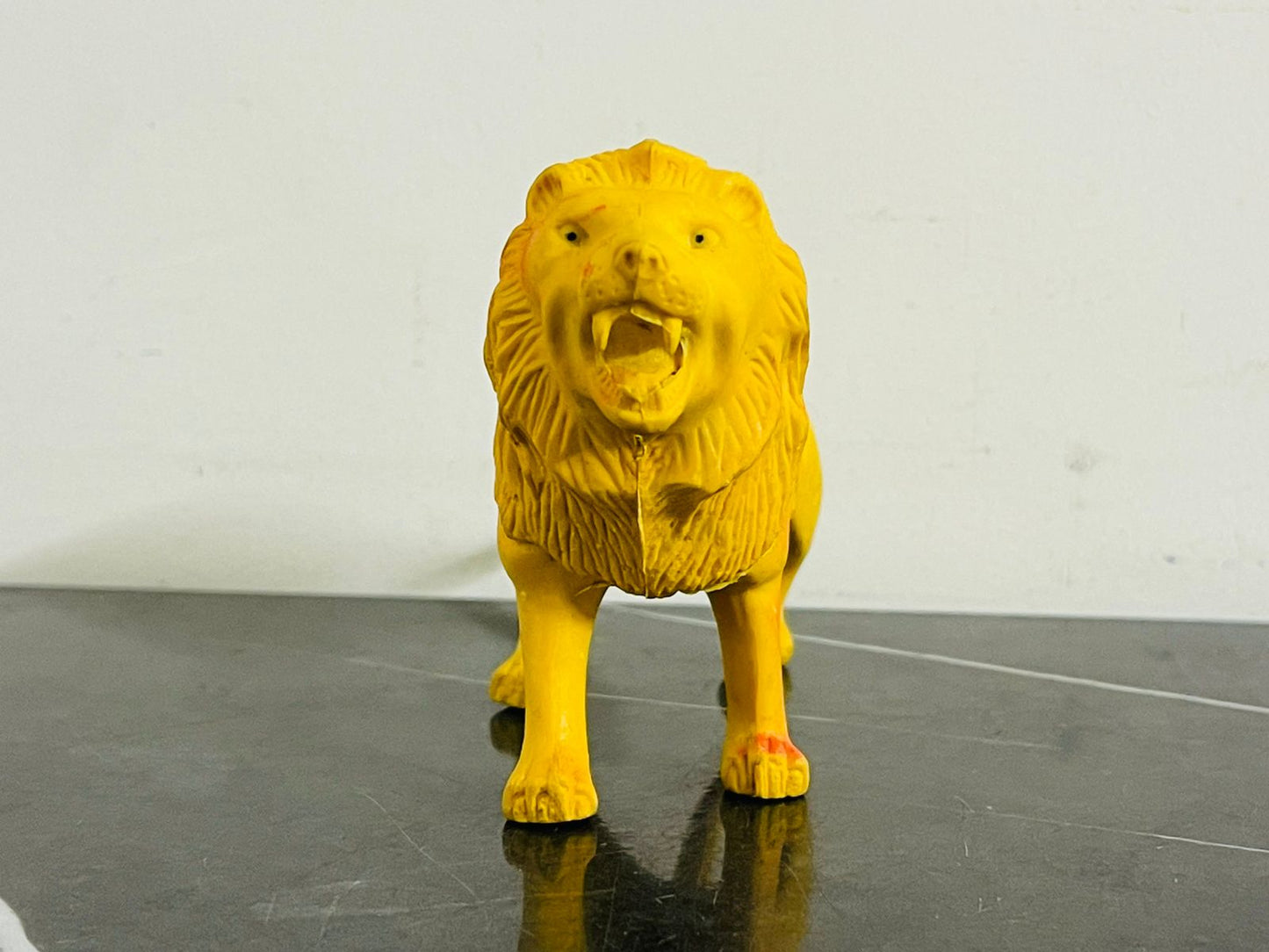 Plastic Lion Toy Figure.  SKU:BXL-033