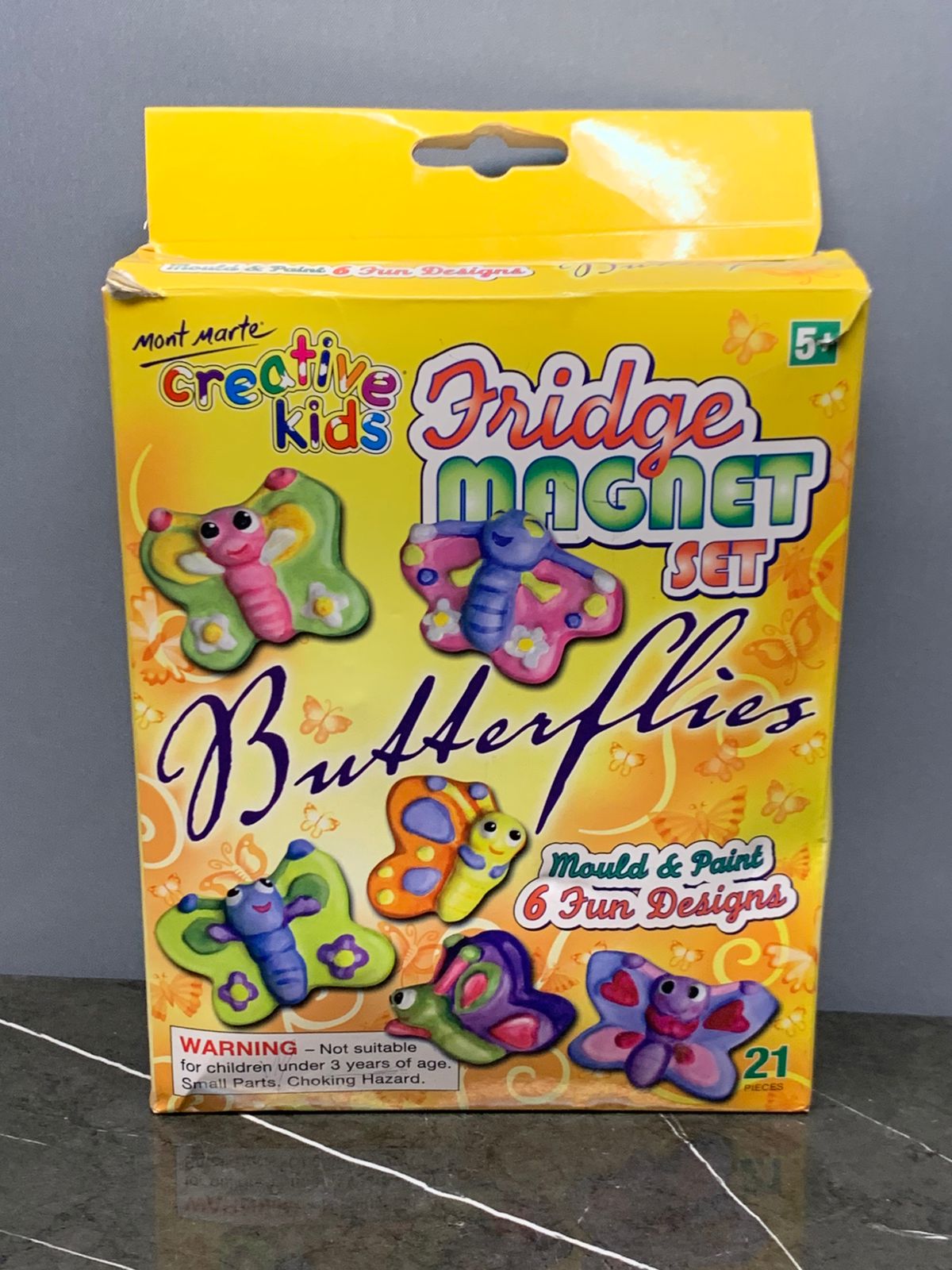Mont Marte Creative Kids Fridge Magnet Set: Butterflies Mould & Paint.