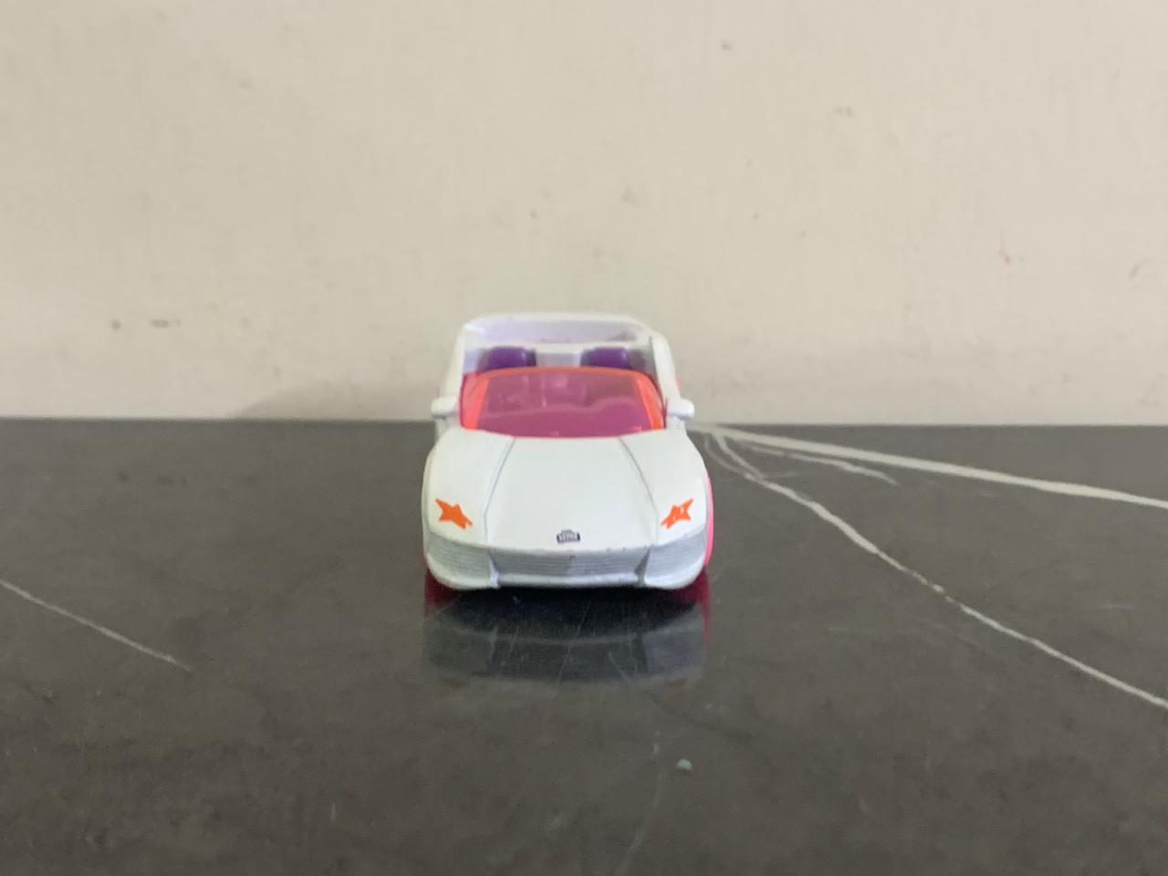 Hot Wheels Barbie Extra. SKU:BXL-054