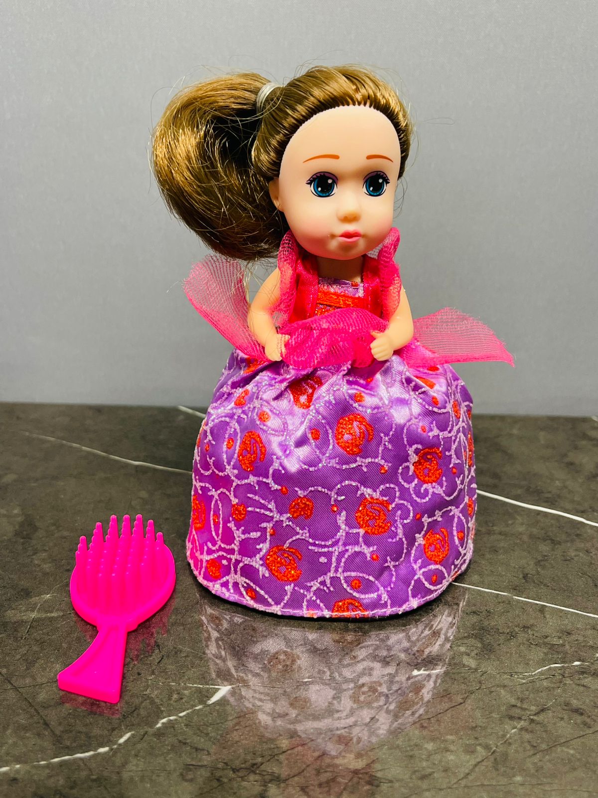 Cupcake Surprise Scented Princess Doll.
