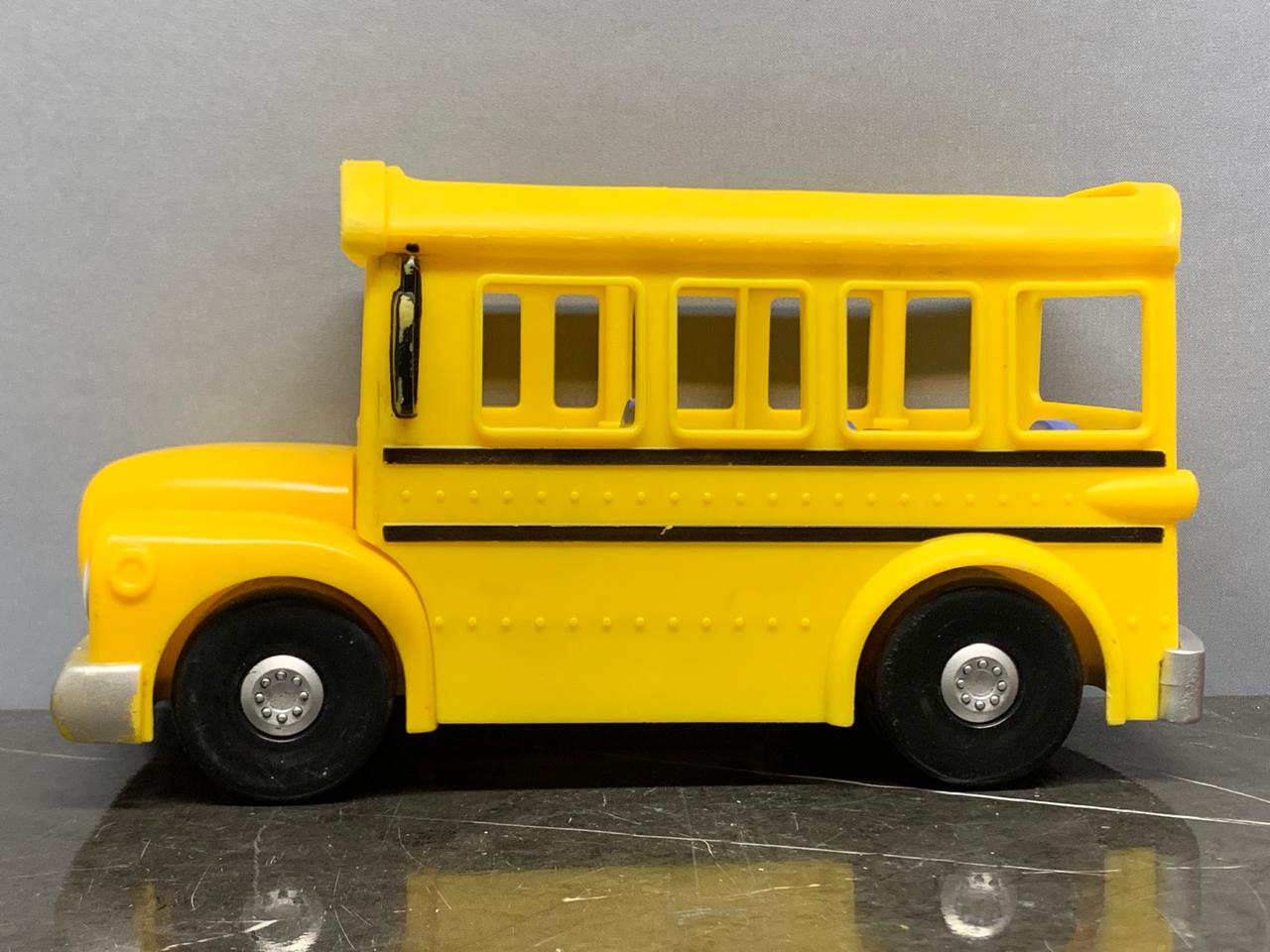 CoComelon Yellow School Bus. SKU:BXL-027