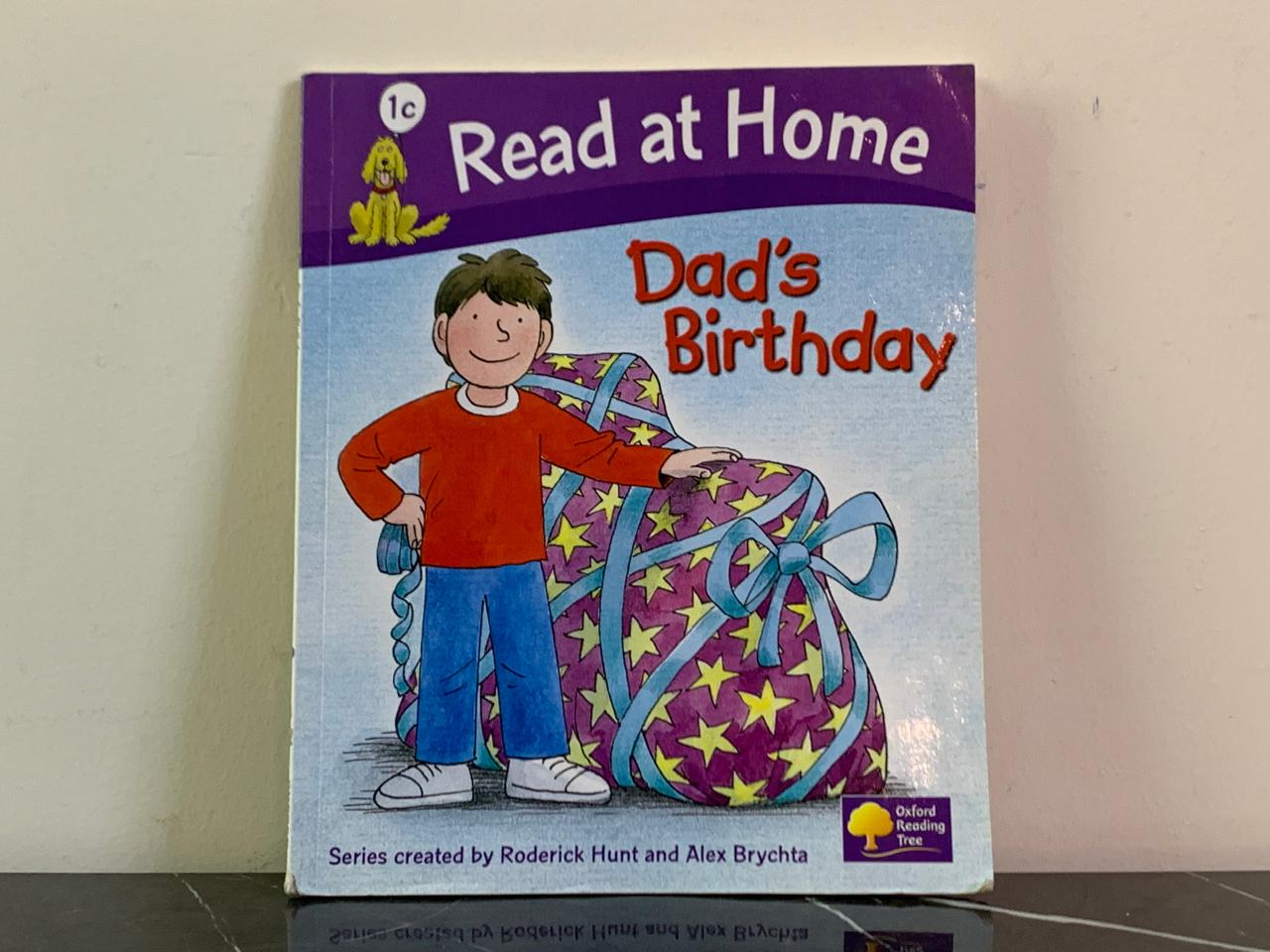 Read at Home: Level 1c: Dad's Birthday. SKU:BXL-111