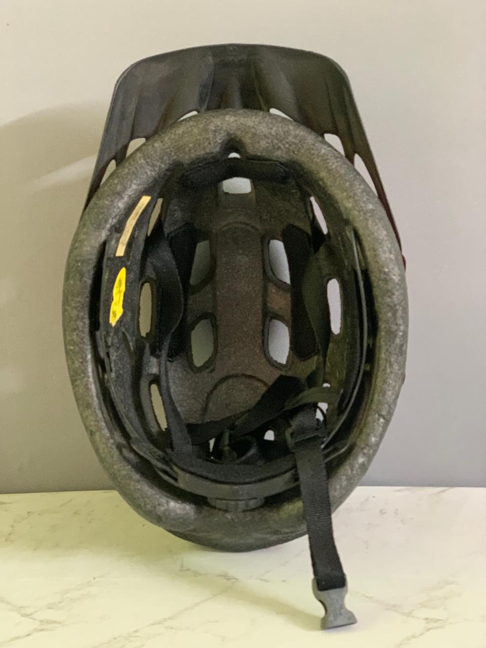 Sporty Bicycle Helmet. (Rs 250 advance)