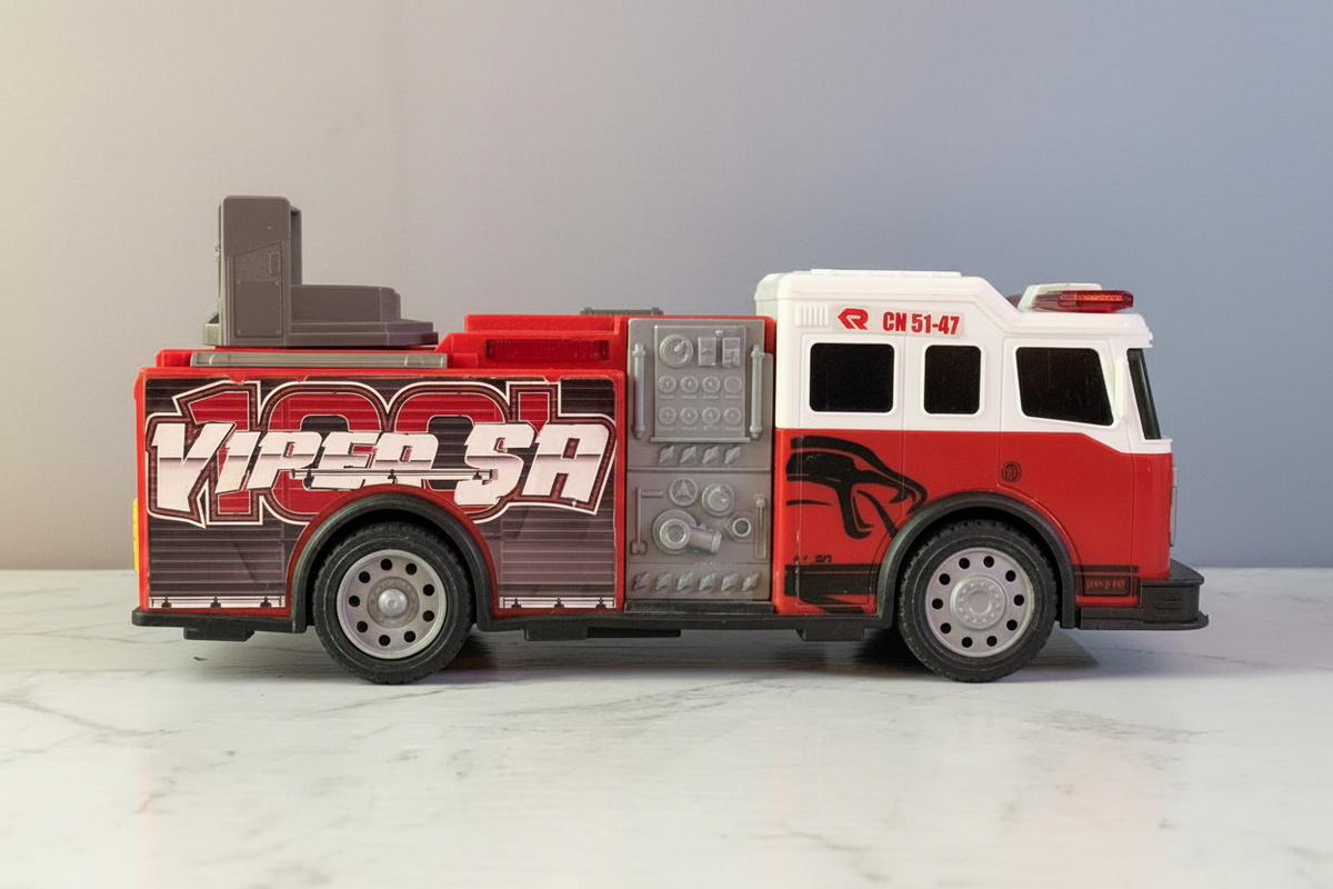Dickie Toys - Light & Sound Viper Fire Truck Toy. (Without ladder)(Rs 300 advance)
