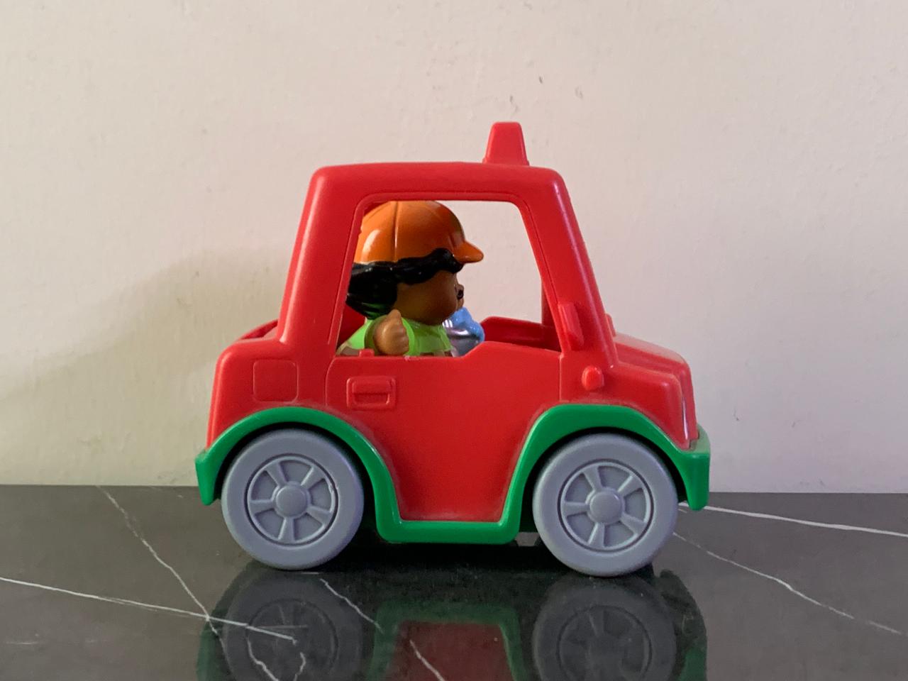 Fisher-Price Little People Have a Slice Pizza Delivery Car. SKU:BXL-116