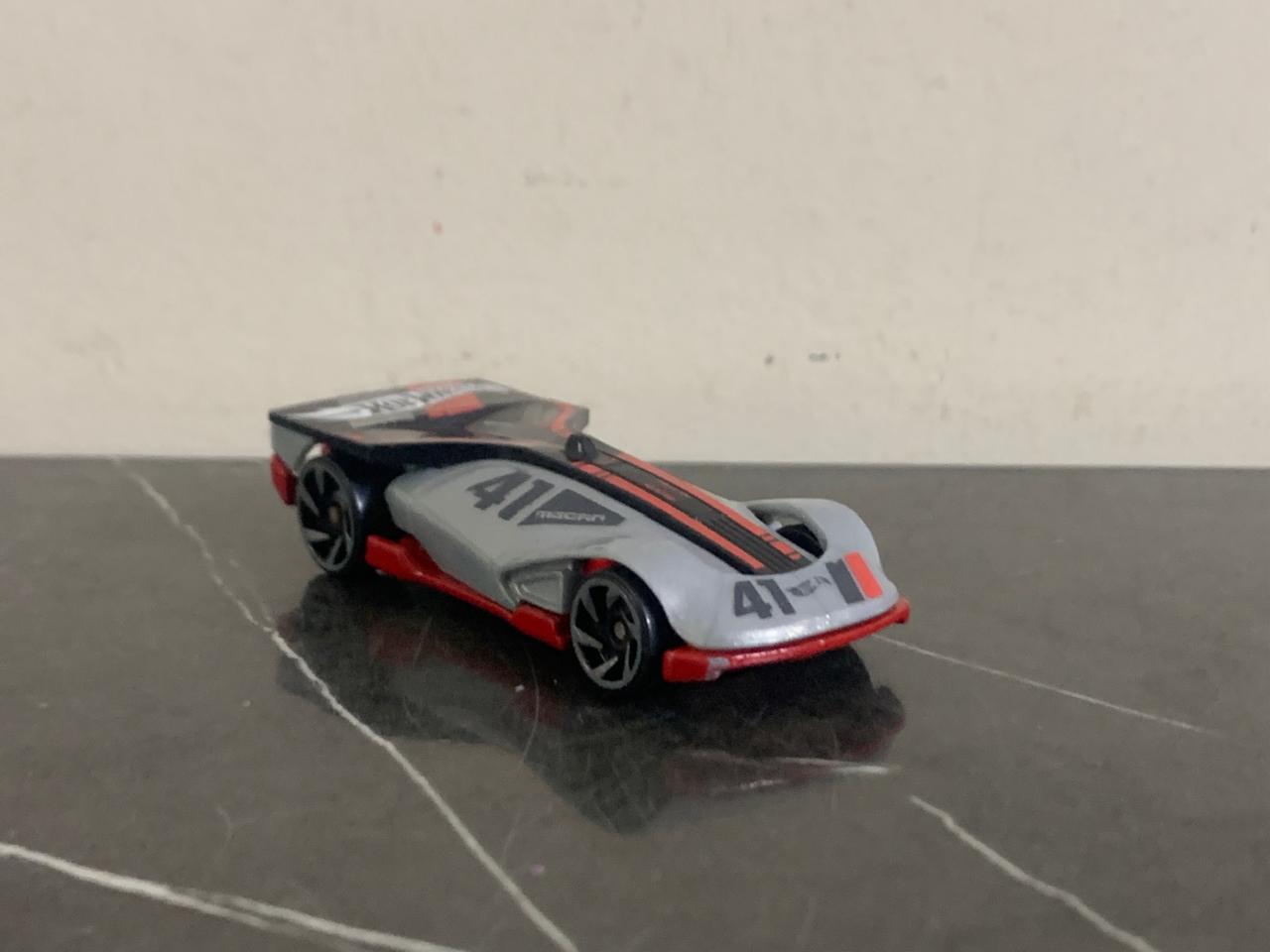 Hot Wheels Rollin' Solo Diecast Car. SKU:BXL-054