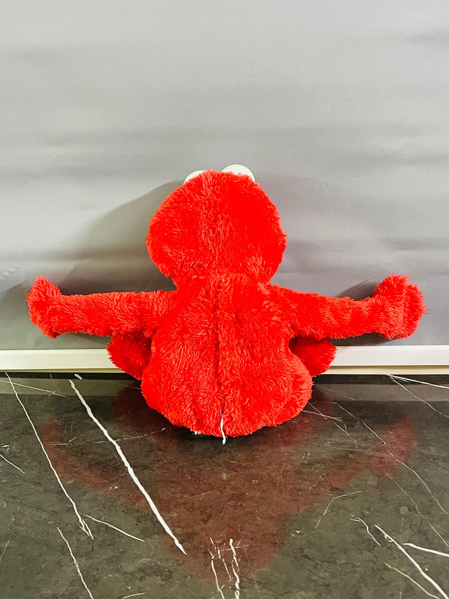 Sesame Street Big Hugs Talking and Singing Elmo. SKU:BXL-804 (Rs 400 advance)