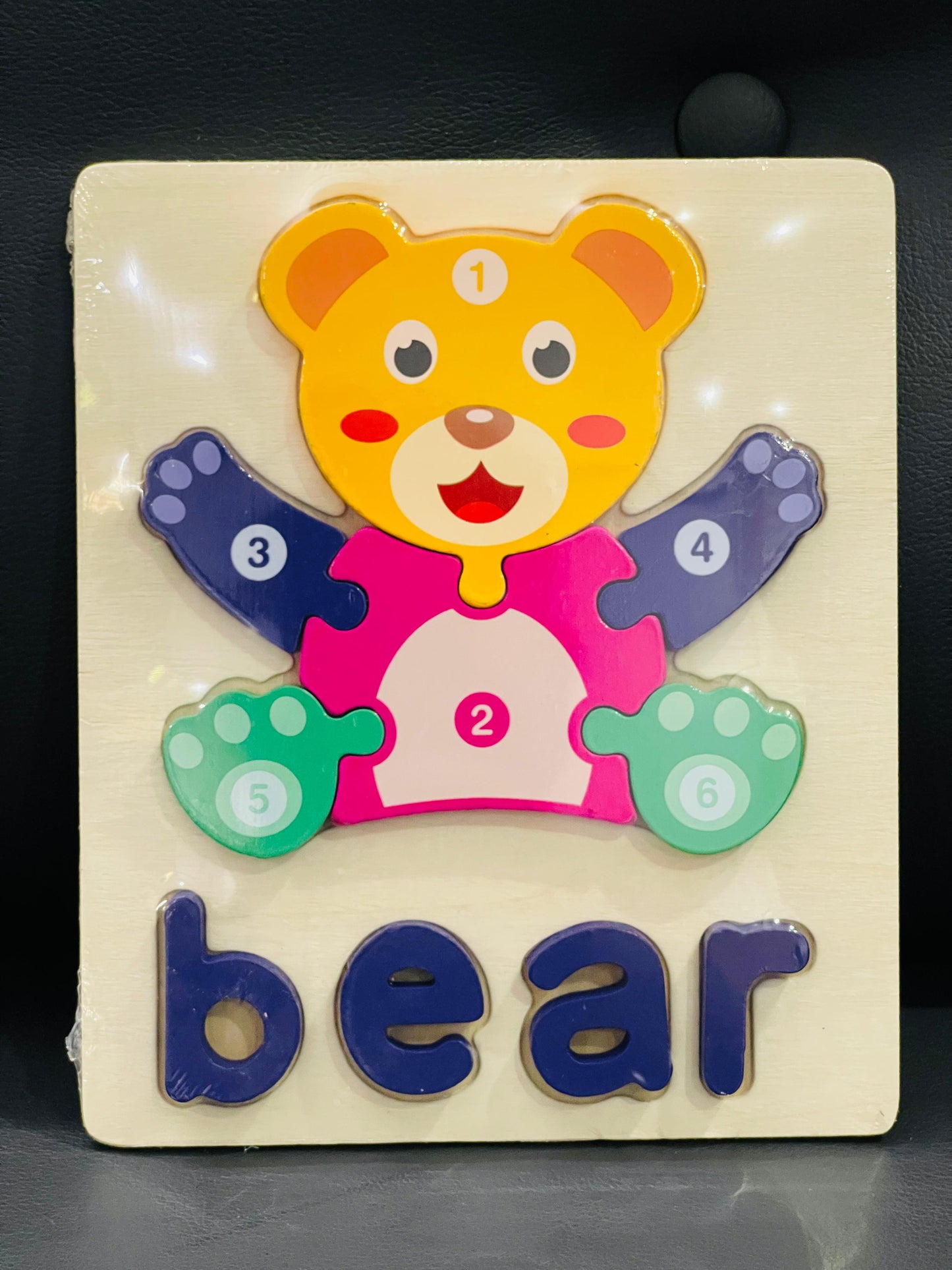 Wooden jigsaw puzzle - Bear.