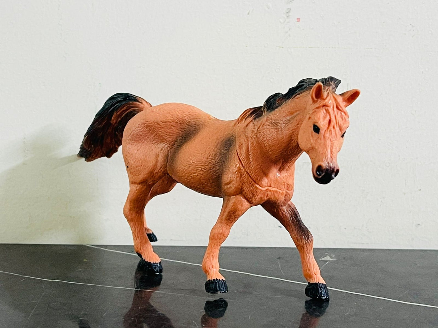 Mojo Fun Buckskin Quarter Horse Toy Figurine. SKU:BXL-033