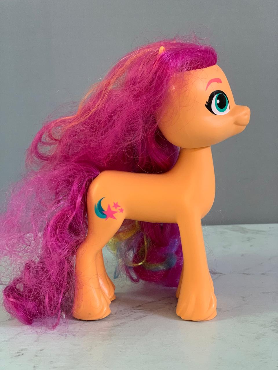 Hasbro My Little Pony: A New Generation Sunny Starscout Figure.