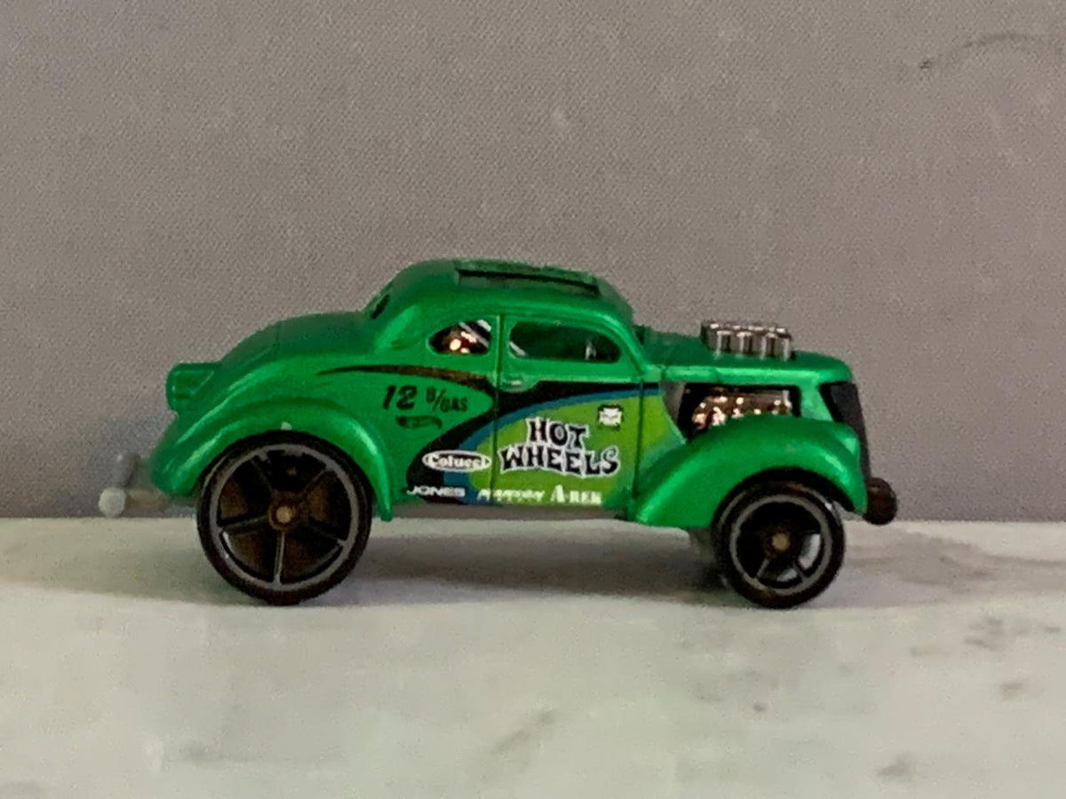 Hot Wheels Pass 'n Gasser.