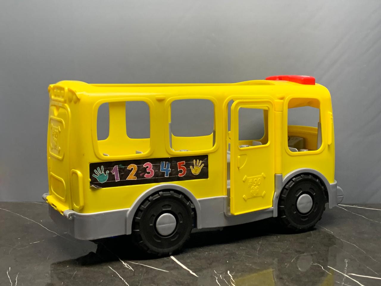 Fisher-Price Little People Big Yellow School Bus With 2 Figurines (Rs 700 advance). SKU:BXL-804