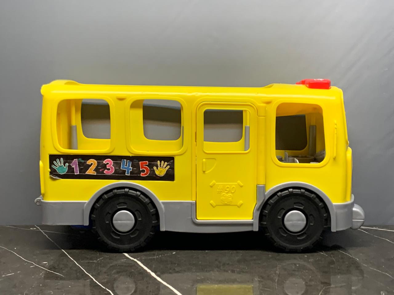 Fisher-Price Little People Big Yellow School Bus With 2 Figurines (Rs 700 advance). SKU:BXL-804