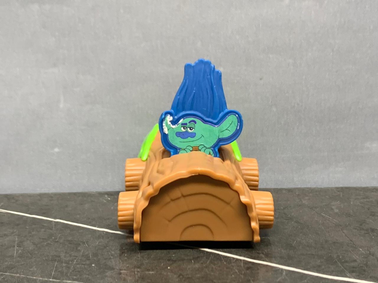 TrollsTopia pull-back car