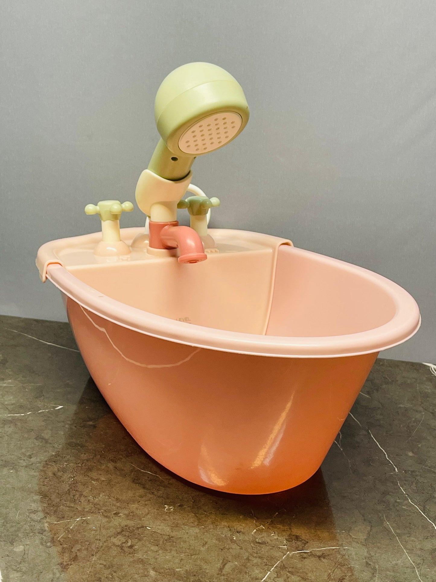 BathTub Toy. (450 advance)
