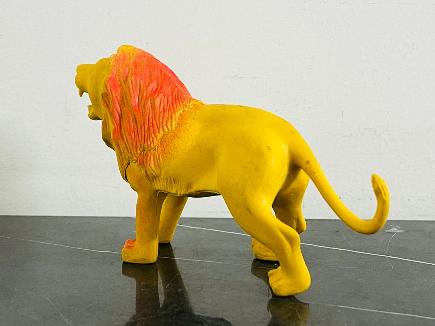 Plastic Lion Toy Figure.  SKU:BXL-033
